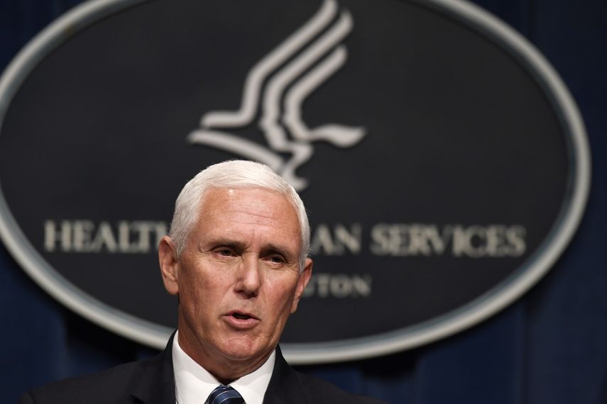 El vicepresidente Mike Pence habla durante una conferencia de prensa en el Departamento de Salud y Servicios Humanos, en Washington, el viernes 26 de junio de 2020.