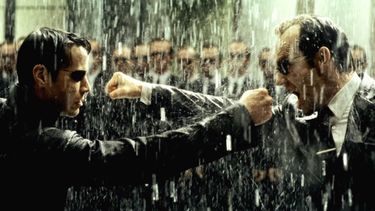 Dirigida por Lana Wachowski, The Matrix estar&aacute; protagonizada por Keanu Reeves, Carrie-Anne Moss, Yahya Abdul-Mateen II, Neil Patrick Harris, Jada Pinkett Smith, Jessica Henwick y Jonathan Groff. Su&nbsp;estreno&nbsp;en cines est&aacute; programado para el 21 de mayo.