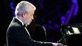 En esta foto de archivo tomada el 26 de enero de 2005, el pianista brasileño Nelson Freire actúa durante los premios Victoires de música clásica en Cannes, Francia.