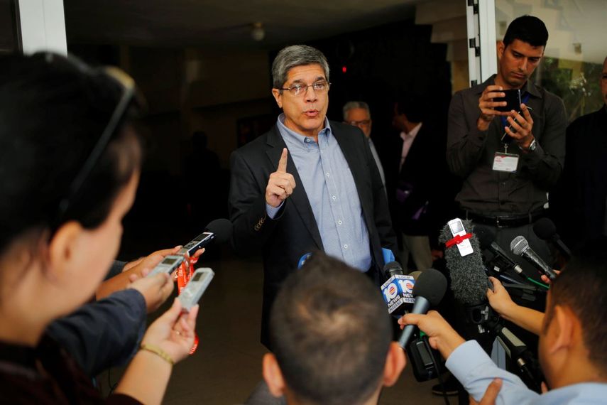 El director del área de Estados Unidos de la cancillería de Cuba, Carlos Fernández de Cossío da una declaración a medios en La Habana, Cuba.&nbsp;