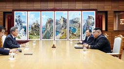 En apenas un mes, los líderes de ambas Coreas han reunido dos veces, algo impensable hasta hace poco para dos países técnicamente en guerra.&nbsp;