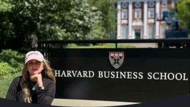 Lourdes Dávalos León en Harvard.