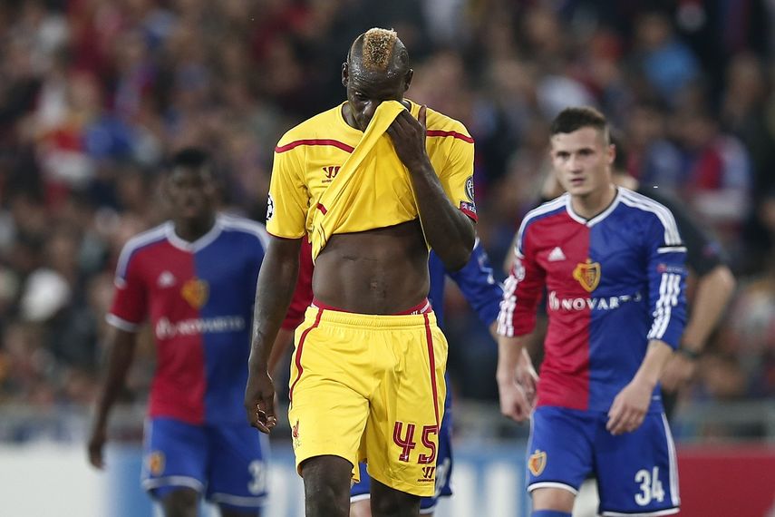 Liverpool contrata babysitter para Balotelli