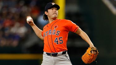 El pitcher derecho Tatsuya Imai durante el juego contra los Rangers de Texas, en el que los Astros de Houston consiguieron lanzar un no hit no run combinado