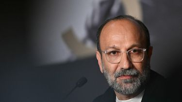 El cineasta iraní Asghar Farhadi asiste a una rueda de prensa para la película Histoires Paralleles (Historias Paralelas) en la 79ª edición del Festival de Cine de Cannes en Cannes, al sur de Francia, el 15 de mayo de 2026.
