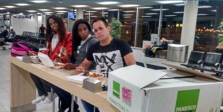 Cubanos retenidos en el Aeropuerto de Schiphol a finales de enero.&nbsp;