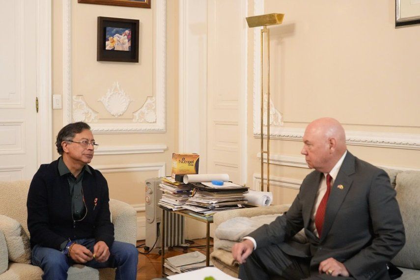 El presidente de Colombia, Gustavo Petro, se reúne con el encargado de negocios de EEUU en Bogotá, John McNamara &nbsp;