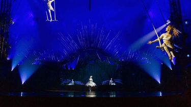 A la luz de su 25 aniversario, Cirque du Soleil está volviendo a revisitar su legendario espectáculo: Alegría; a través de la lente de hoy, incluyendo nuevos atuendos y escenografía, un vocabulario acrobático renovado y nuevos arreglos musicales, para garantizar que sea tan inspirador ahora como lo era en el momento de su creación en 1994. 