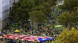 Un momento de la tradicional manifestación convocada con motivo de la Diada del 11 de septiembre, después de que el Govern haya convocado el referéndum para el 1 de octubre y el Constitucional lo haya suspendido.&nbsp;
