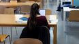 Público trabajando en una sala de lectura de una biblioteca pública, a 7 de enero de 2026, en Madrid (España). La Comunidad de Madrid ampliará, a partir del día 7 de enero hasta el próximo 5 de febrero, el horario de apertura de sus bibliotecas.