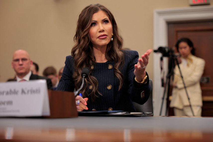 La secretaria de Seguridad Nacional Kristi Noem