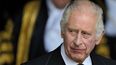El rey Carlos III sale de Westminster Hall, en el Palacio de Westminster, en donde la Cámara de los Comunes y la Cámara de los Lores se reunieron dar su pésame en Londres, el lunes 12 de septiembre de 2022. Activistas robaron corderos de Sandringham.