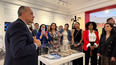 Becarios del Instituto para la Libertad en las Américas recorren el Museo Americano de la Diáspora Cubana en Miami.