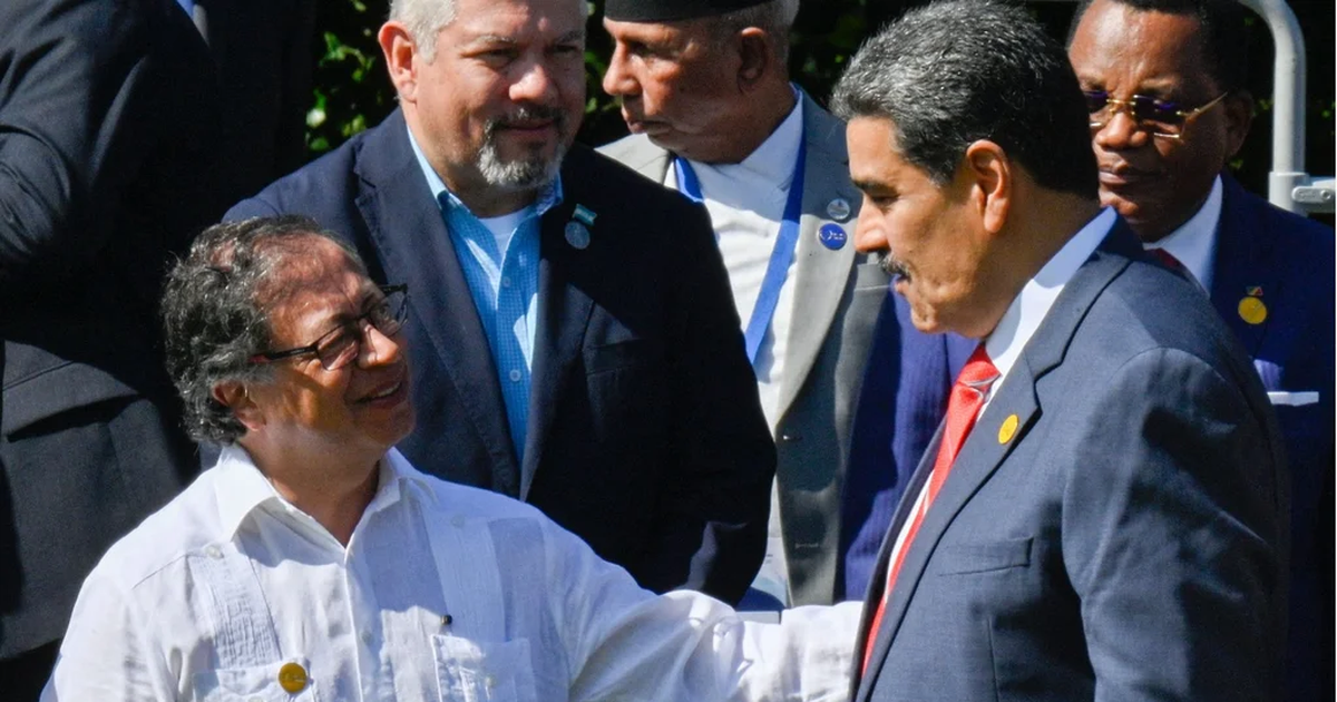 Petro se alinea con Maduro y niega la existencia del Cartel de los Soles