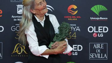 Benedicta Sánchez posa tras ganar el premio Goya a la mejor actriz revelación por “Lo que arde”. 
