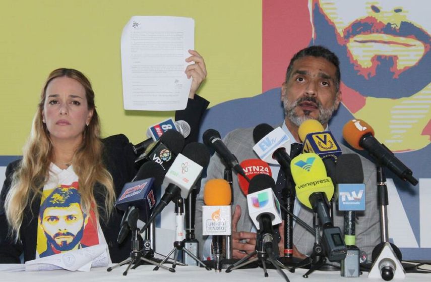 Lilian Tintori y el abogado de López, Juan Carlos Gutierrez,&nbsp;presentaron denuncias ante la Fiscalía y la Defensoría del Pueblo