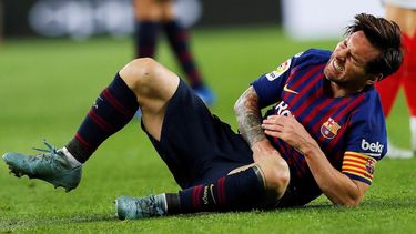Messi sufrió una fractura en el brazo izquierdo que lo tendrá fuera de la cancha por tres semanas.