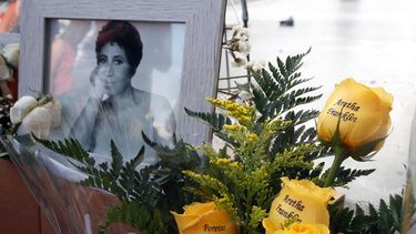 Los fans de Aretha Franklin le han dejado velas, flores y fotografías en su estrella en el Paseo de la Fama de Hollywood.&nbsp;