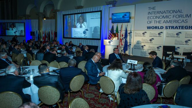 La secretaría general Iberoamericana, Rebeca Grynspan, durante la apertura del VIII&nbsp;Foro&nbsp;Estratégico&nbsp;Mundial en Miami