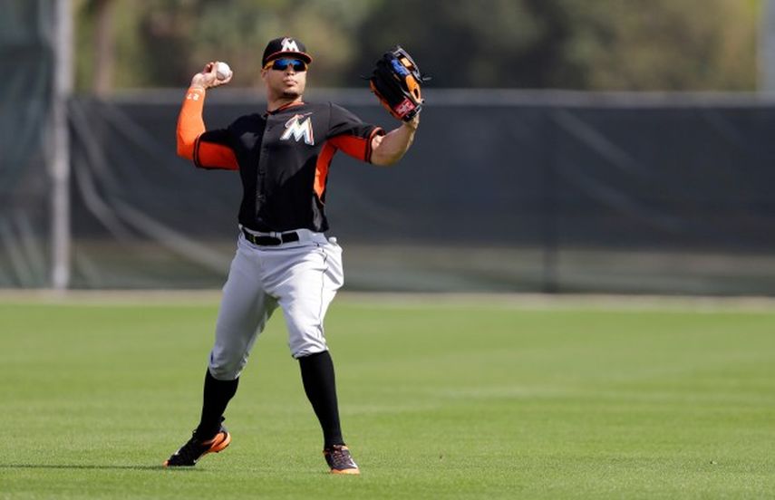 Miami espera a un Stanton en plenas condiciones para marzo. (REUTERS)