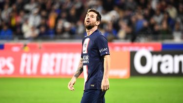 Según el diario español El Mundo, Lionel Messi aceptó rebajarse el salario en 2020 para renovar en plena pandemia con el FC Barcelona, pero pidió recuperarlo en los próximo años. Hasta ahora, no se confirma la veracidad de las supuestas exigencias