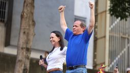 Juan Pablo Guanipa, con María Corina Machado, en 2024&nbsp;