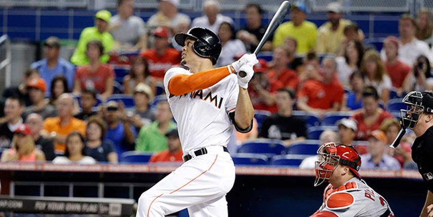 Giancarlo Stanton sacó el jonrón 12 de la temporada. (Archivo) 