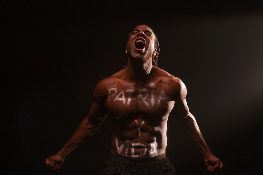 Yotuel Romero en una escena de Patria y Vida: The Power of Musi.