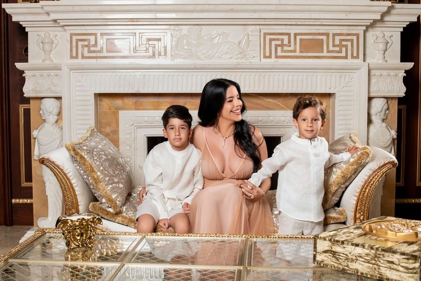 Jenisbel Acevedo junto a sus hijos.&nbsp;