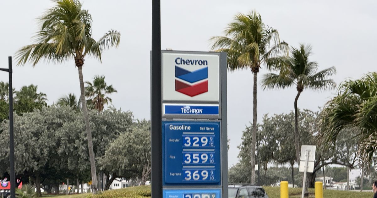 Precio de la gasolina en Florida sube 25 centavos, pero se mantiene en rango estable