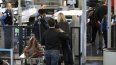 Imagen referencial de oficiales de la TSA realizando el chequeo a pasajeros.