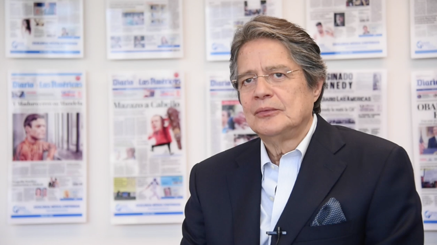 Para Lasso, guayaquileño de 60 años, Correa “ha acorralado” a los medios de comunicación, “su política fiscal se ha basado en el aumento de los impuestos” y la forma como enfrentó el desastre producido por el terremoto en la costa ecuatoriana, en abril