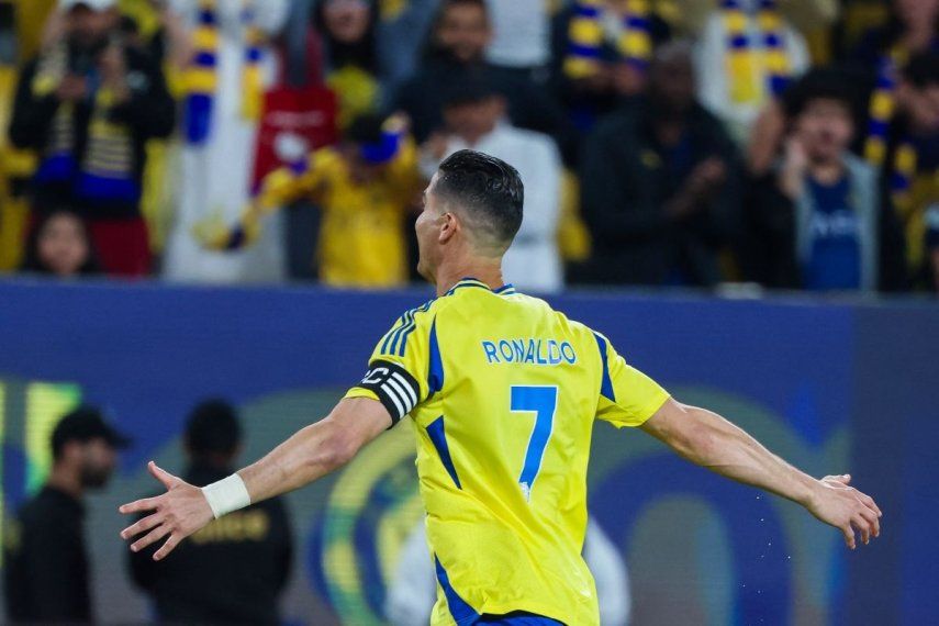 El portugués Cristiano Ronaldo, del Al Nassr, celebra luego de anotar un gol en un partido, el 14 de mayo de 2025.