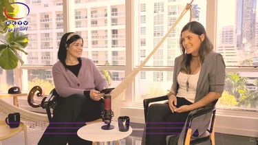 La periodista Mar&iacute;a Caro Alonso entrevista a la cineasta e influencer Federica Ar&eacute;valo (der.) en una nueva entrega de RCTV en Positivo.