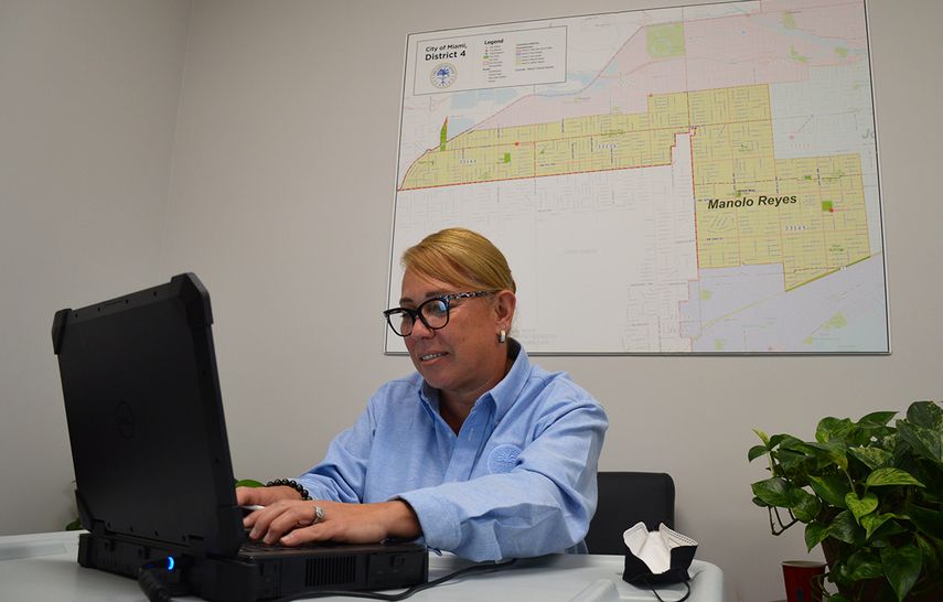 Claudia P Elorza, supervisora del Departamento e Construcción de la Ciudad de Miami.
