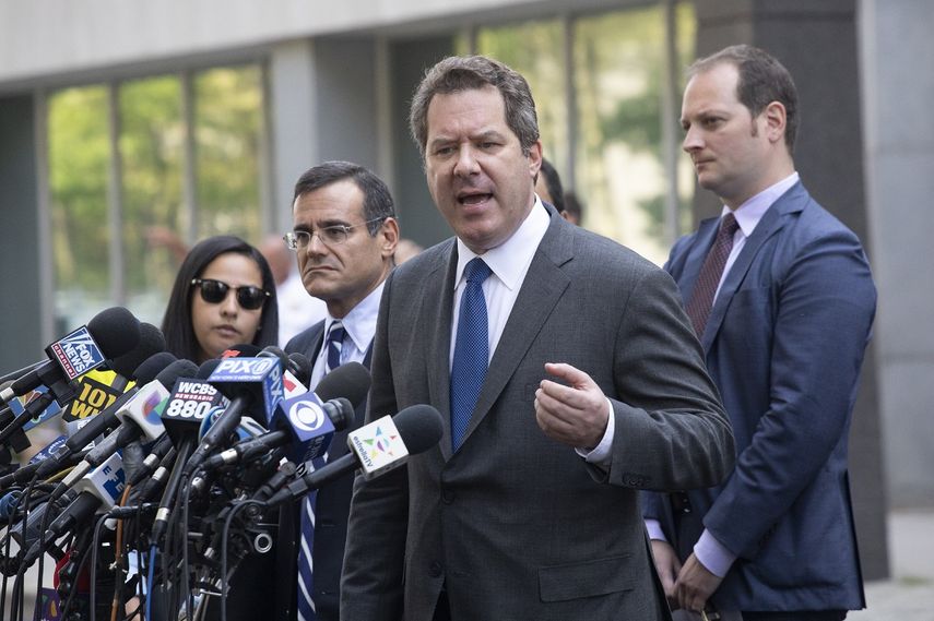 Jeffrey Lichtman, abogado del narcotraficante mexicano Joaqu&iacute;n &ldquo;El Chapo&rdquo; Guzm&aacute;n, habla con la prensa frente a un tribunal federal en Brooklyn despu&eacute;s de la sentencia de su cliente, el mi&eacute;rcoles 17 de julio de 2019.&nbsp;