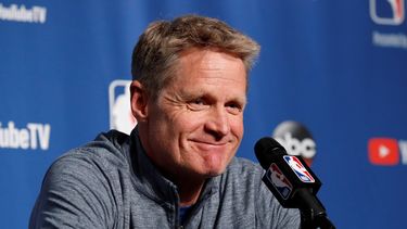 Los Warriors buscarán este viernes la victoria que les falta ante los Cavaliers para completar la barrida.