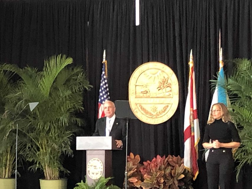 El alcalde Carlos Giménez en su intervención anual para rendir un informe sobre estado del Condado Miami-Dade.