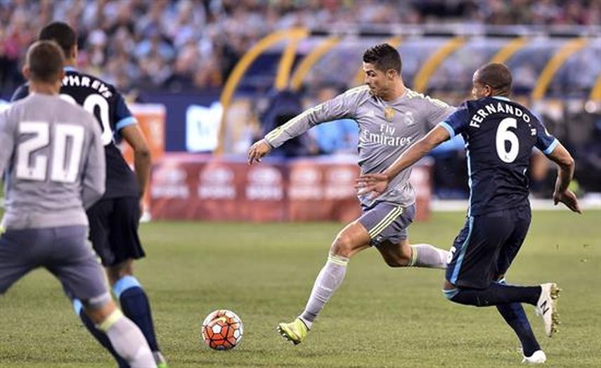 El Real Madrid estrenó su uniforme gris. (EFE)