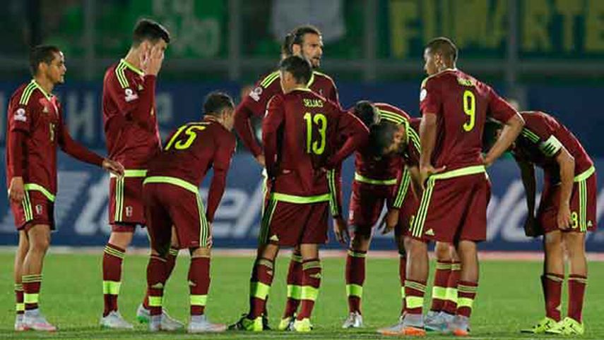 Los jugadores tendrán que decidir si aceptan viajar bajo las nuevas condiciones de la federación. (EFE)