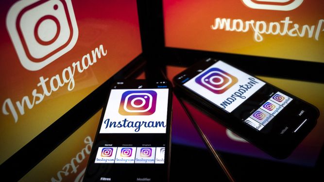 En esta foto de archivo se muestra el logo de la red social Instagram en un teléfono inteligente y una pantalla de tableta.&nbsp; &nbsp;
