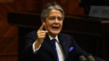 El ahora expresidente ecuatoriano Guillermo Lasso habló durante una sesión de la Asamblea Nacional donde los legisladores de la oposición buscan juzgarlo por supuestas acusaciones de malversación de fondos en Quito, Ecuador, el martes 16 de mayo de 2023.