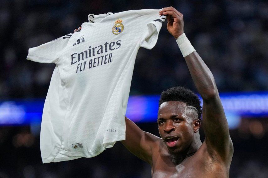 Vinicius Junior tras anotar el cuarto gol del Real Madrid en la victoria 5-2 ante Borussia Dortmund en la Liga de Campeones, el martes 22 de octubre de 2024, en Madrid.