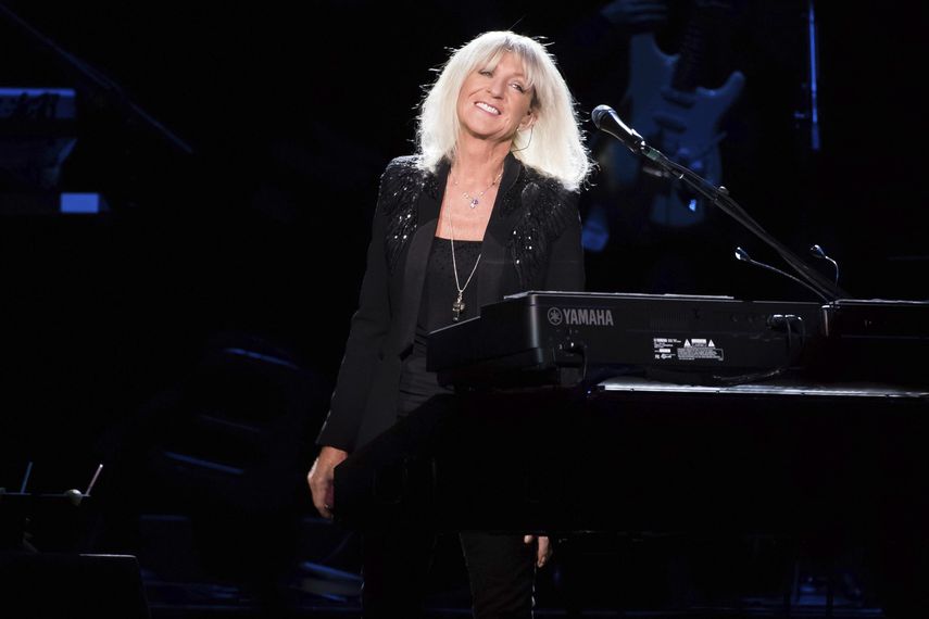 Christine McVie de la banda Fleetwood Mac durante un concierto en el Madison Square Garden en Nueva York el 6 de octubre de 2014.McVie, la conmovedora música británica que cantó muchos de los más grandes éxitos de Fleetwood Mac, ha muerto a los 79 años.