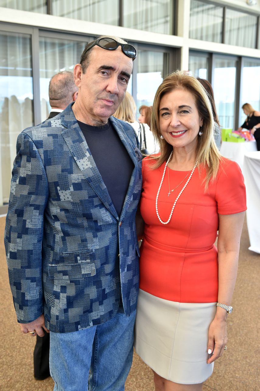 Luis Casas junto a Irma Becerra.