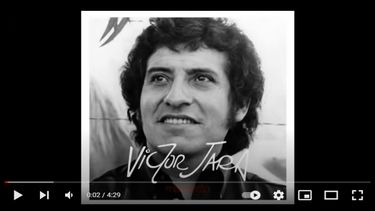 El cantautor chileno Víctor Jara. La justicia chilena elevó las condenas a 7 exmilitares por el secuestro y asesinato del artista y el exdirector de prisiones Littré Quiroga.