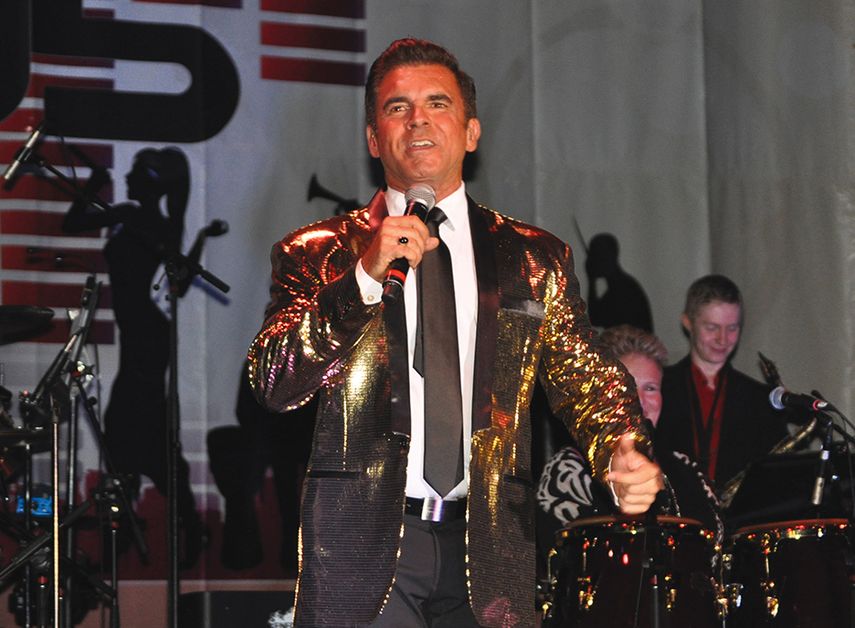 El cantante cubano actúa en Sala Stage 305, del Magic City Casino. (LUIS MESA)