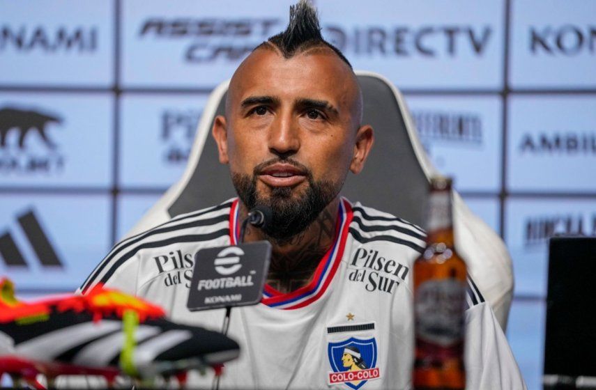 El futbolista chileno Arturo Vidal durante su presentación como jugador del club Colo Colo en el estadio Monumental, el 23 de enero de 2024, en Santiago.&nbsp;