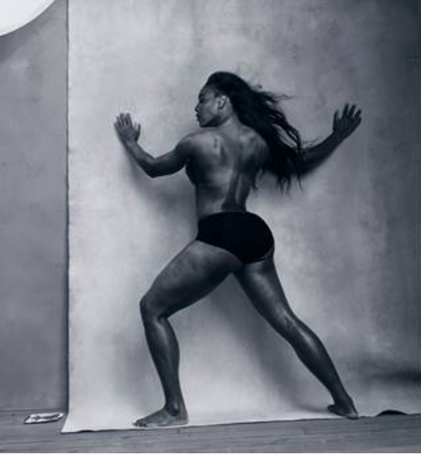 Serena se atrevió a mostrarse con poca ropa en el calendari Pirelli. (VÍA TWITTER)