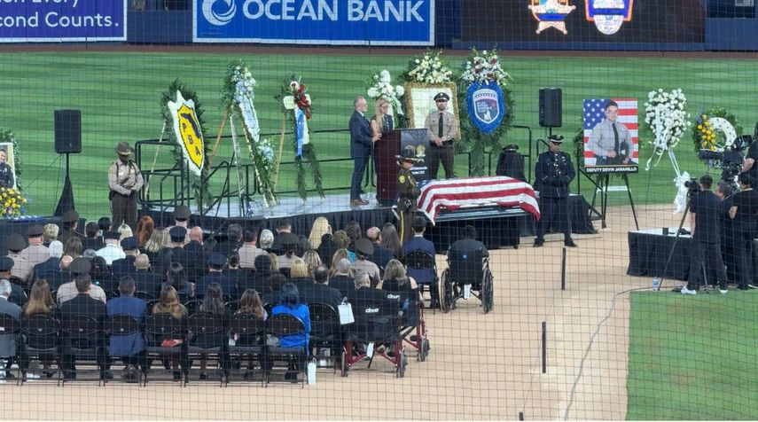 Honras fúnebres al oficial Devin Jaramillo en el LoanDepot Park de los Marlins de Miami.